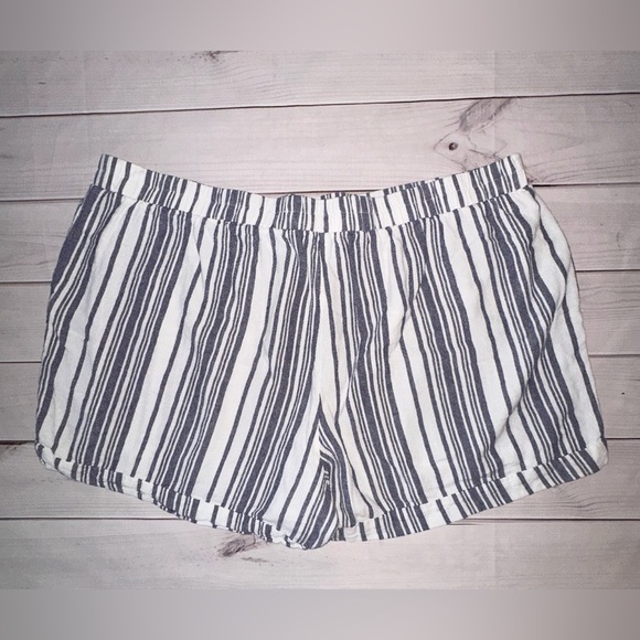 Blue Sol Striped Black and White Women's Shorts 2XL
Summer Spring Casual Beach - Picture 2 of 6